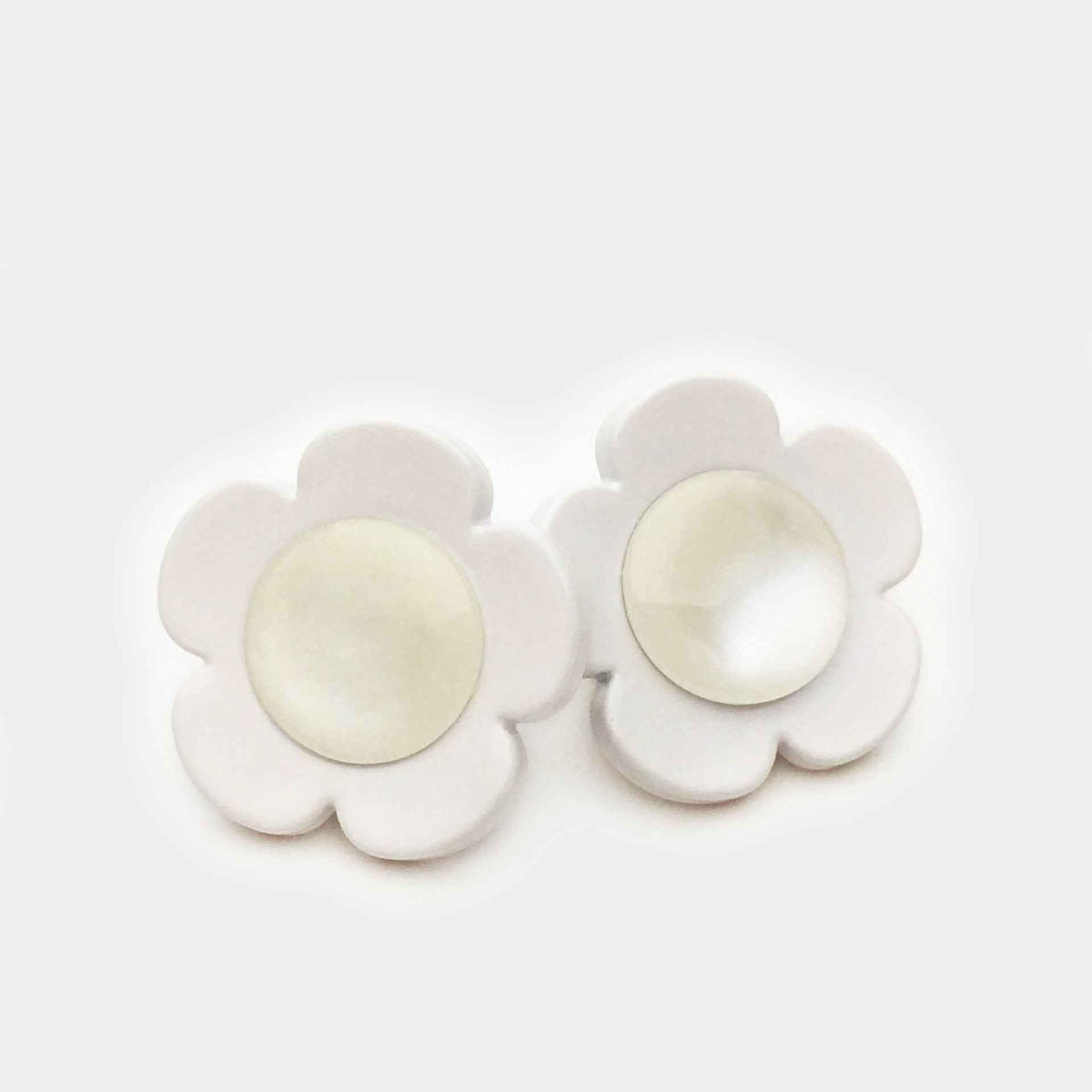 17.5/22.5mm Black White Floral Cat's-Eye Pearl Resin Buttons 20pcs White Flat