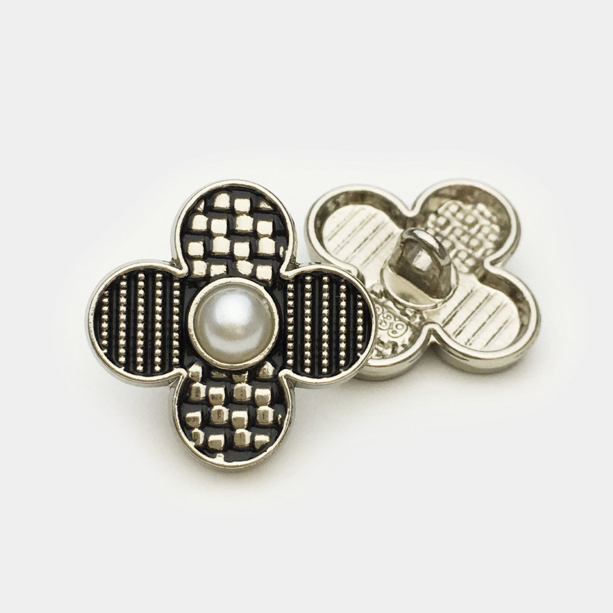 17.5/22.5mm Vintage Black & Silver Four-Leaf Clover Metal Buttons 20pcs Silver
