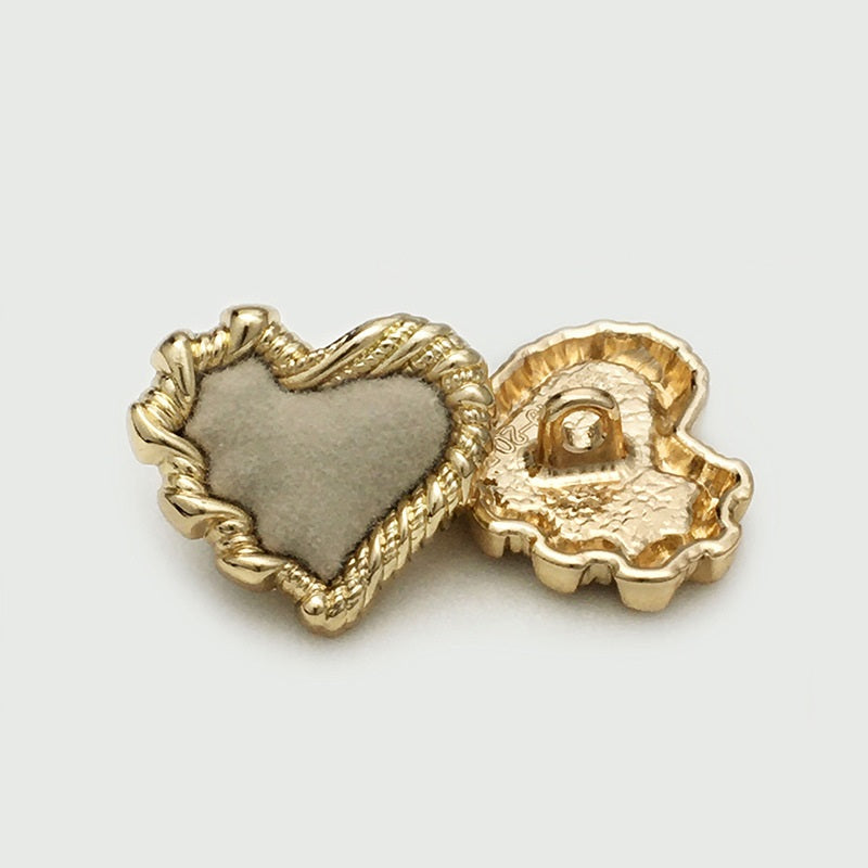 20/28/34mm Metal Heart Shaped Buttons with Colorful Velvet Surfaces 12pcs Grey