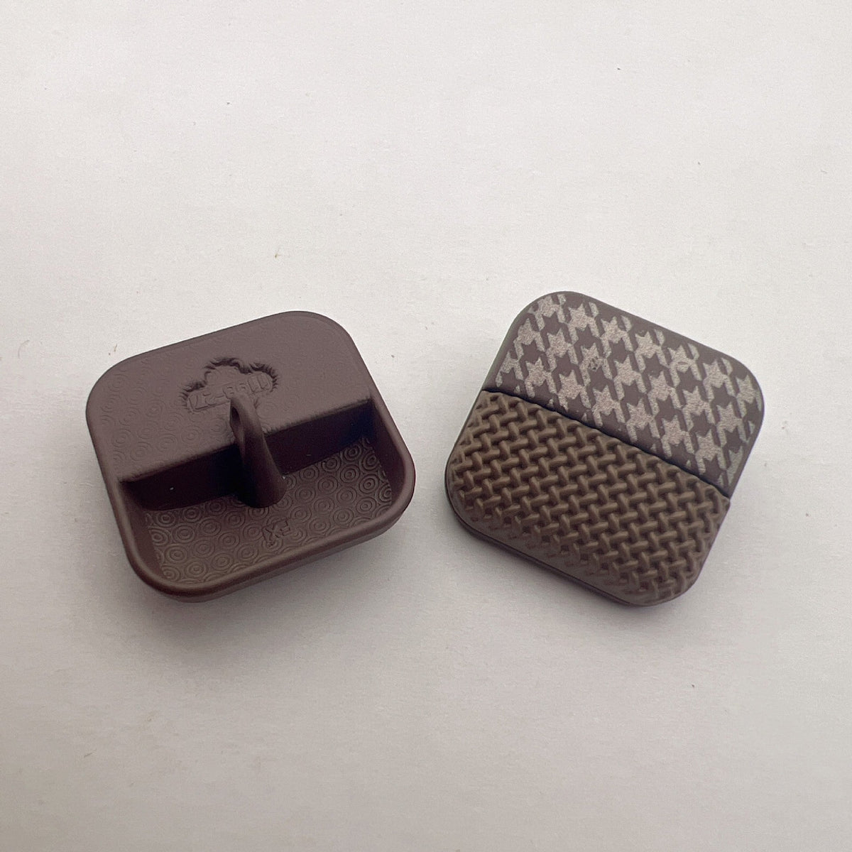 25mm Square Houndstooth Patterned Metal Shank Buttons 50pcs Coffee