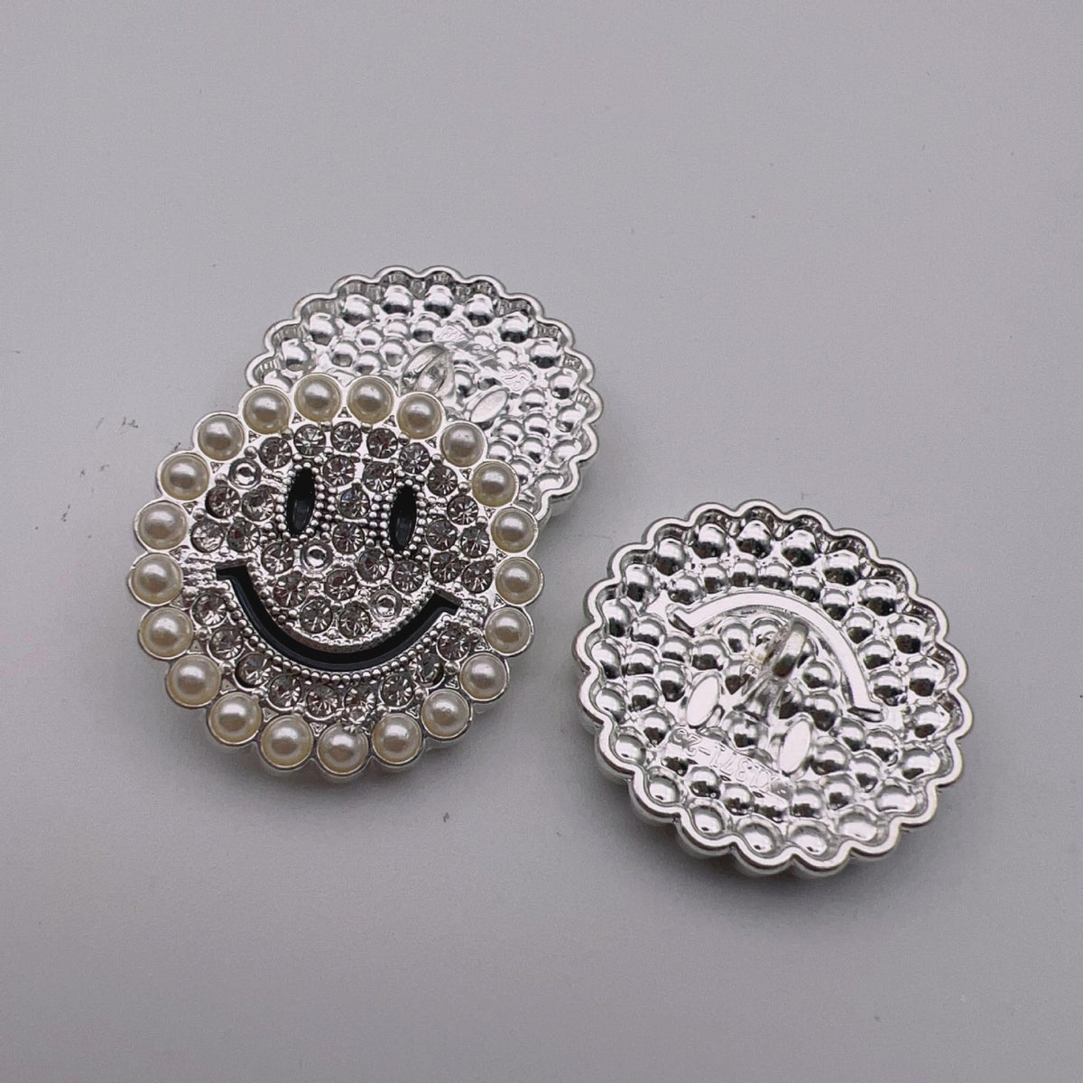 25mm Pearl Bordered Smile Metal Shank Buttons 50pcs Silver Black