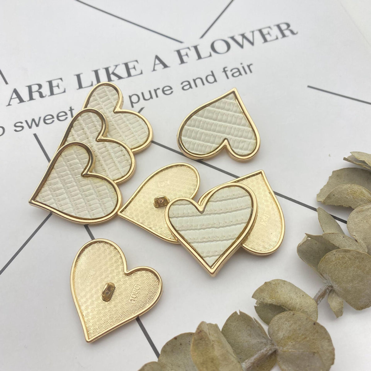 25mm Leather Surface Heart-Shaped Metal Shank Buttons 10pcs White