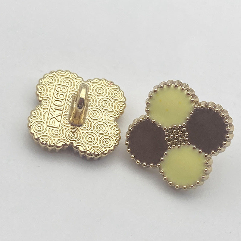 20L Dual-Colored Four-Leaf Clover Metal Base Shank Buttons 48 Pack