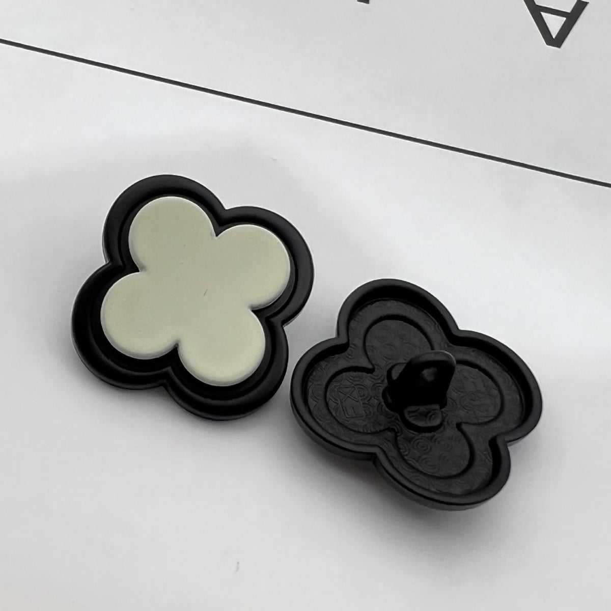 20/25mm 3D Flower Metal Coat Buttons with Painted Layers 12pcs Grey
