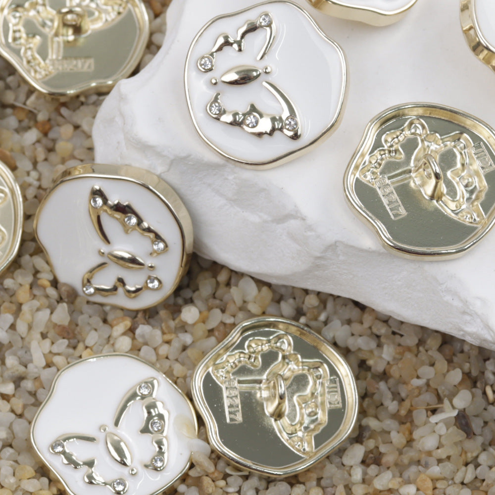 15-23mm Irregular Shaped Metal Shank Buttons White Black Butterfly Pattern 20pcs Gold White