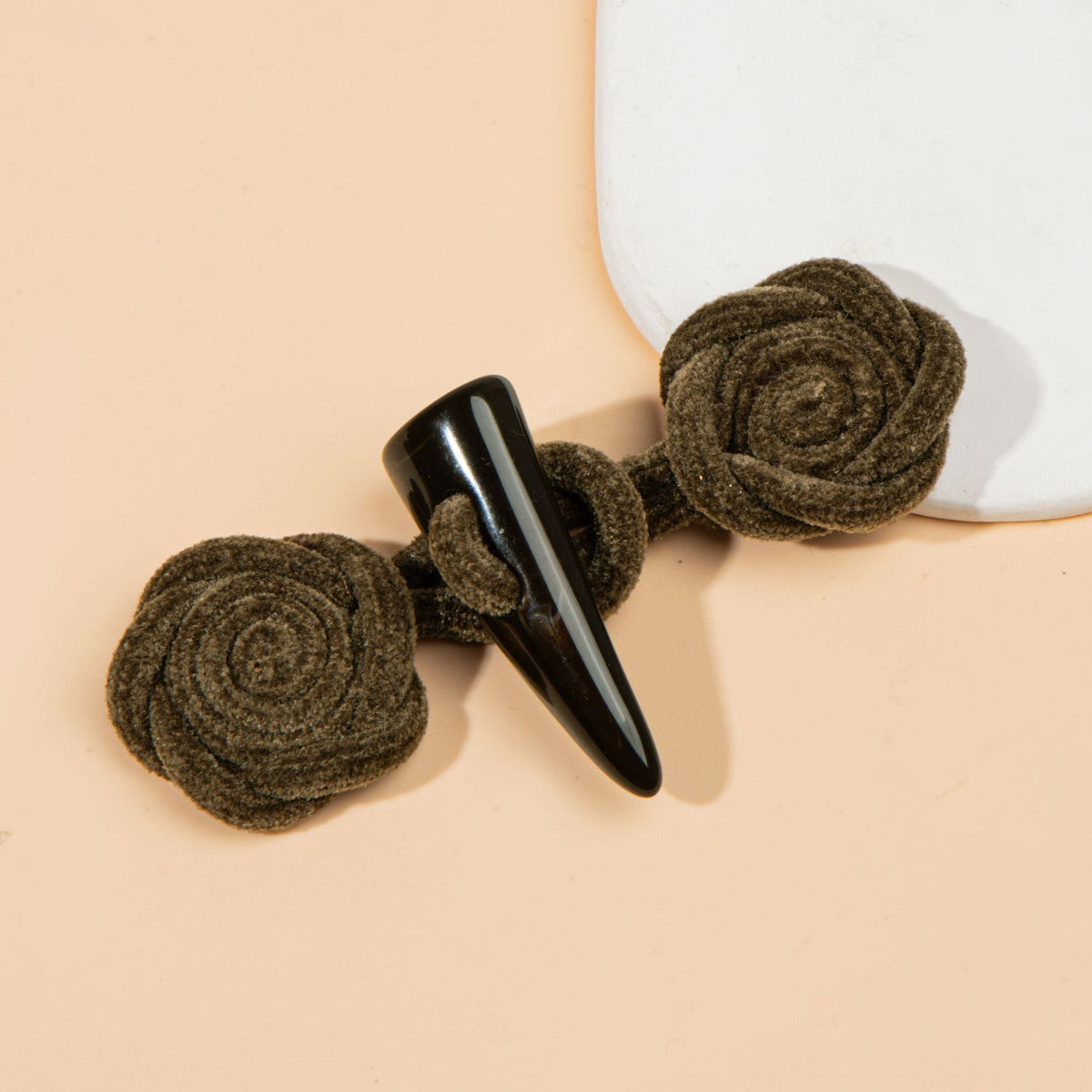 11cm Corduroy Rose Sew-on Toggle Buttons with Resin Horn 4pcs Green Brown