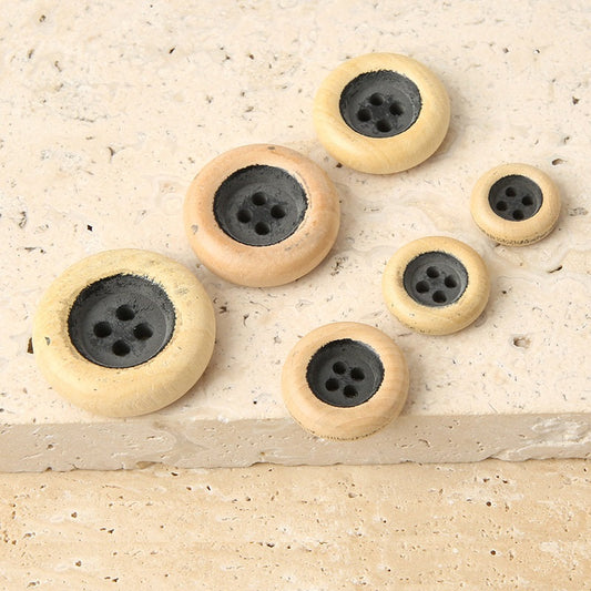12-25mm Vintage Thick Round Edged 4 Hole Painted Distressed Poplar Wood Buttons