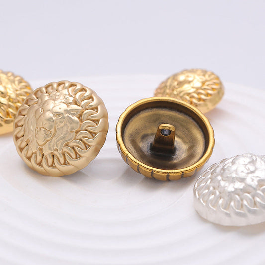 Retro Trendy Round Metal Button with Lion Head Pattern 6pcs