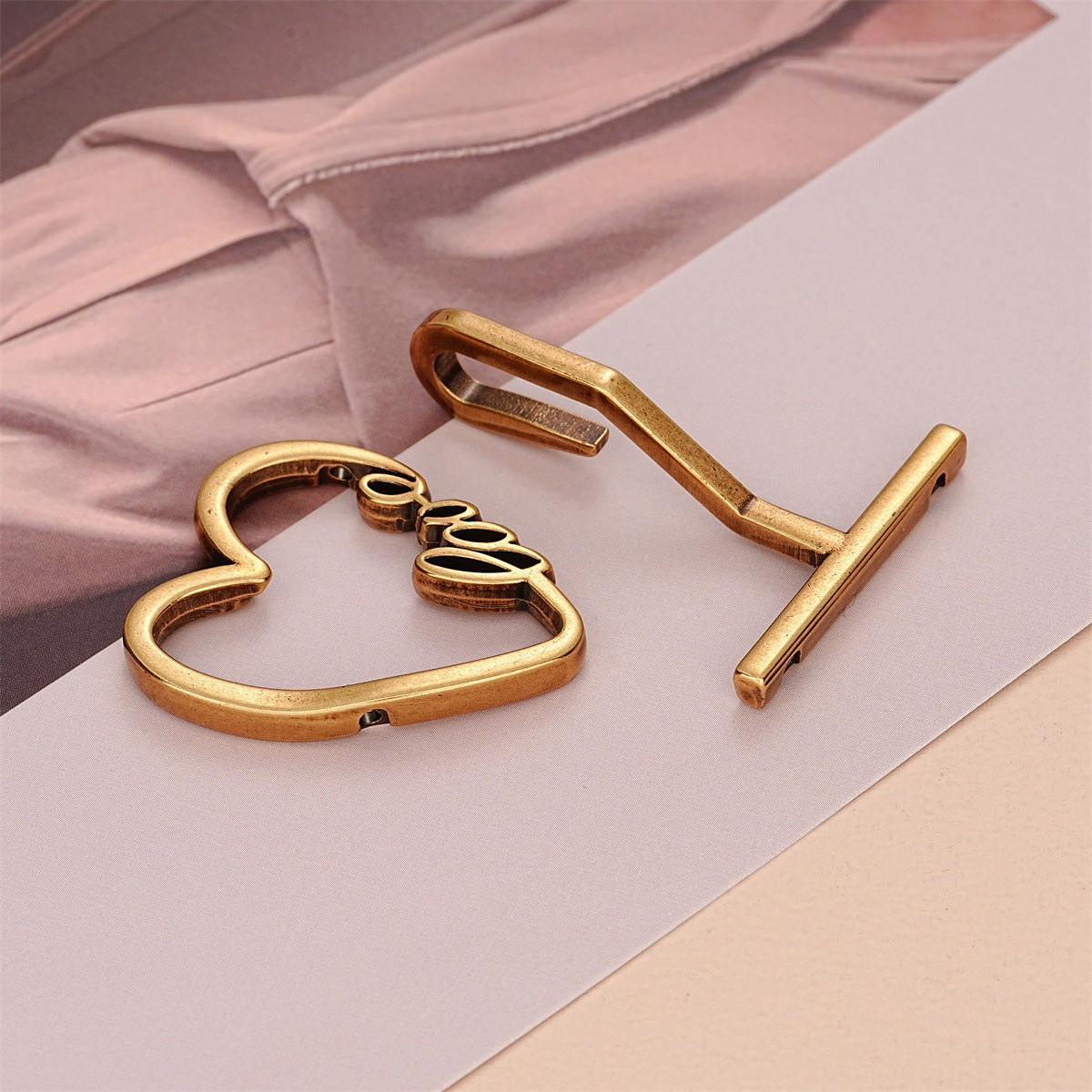 Heart-Shaped Metal Hook Buckle 3pcs Bronze