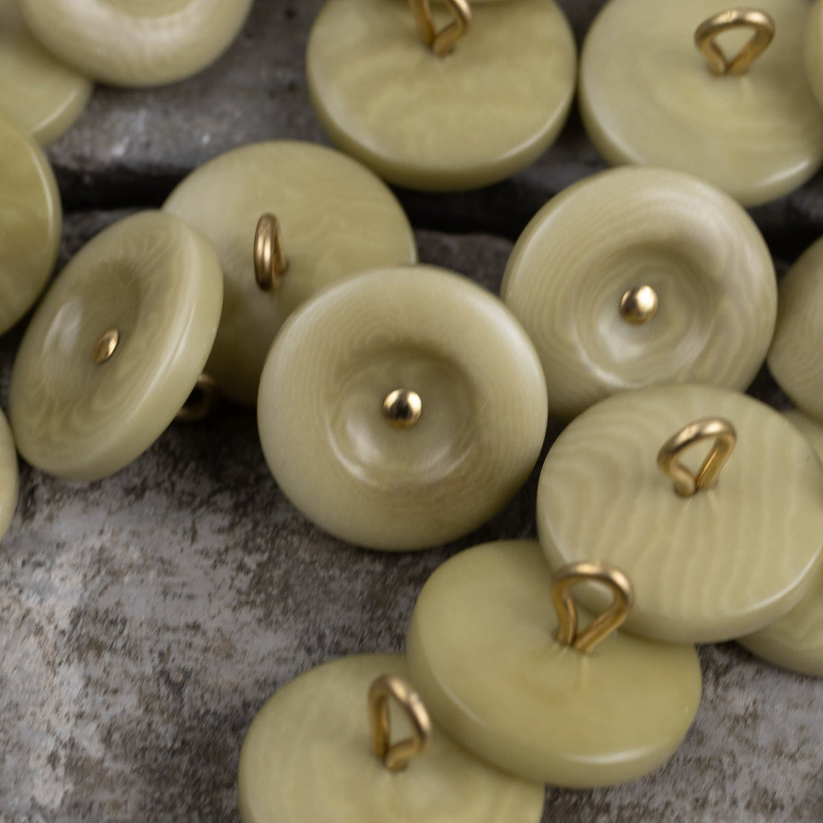 11.5-20mm Dark Coffee Fruit Buttons for Shirts Trousers 12pcs Green