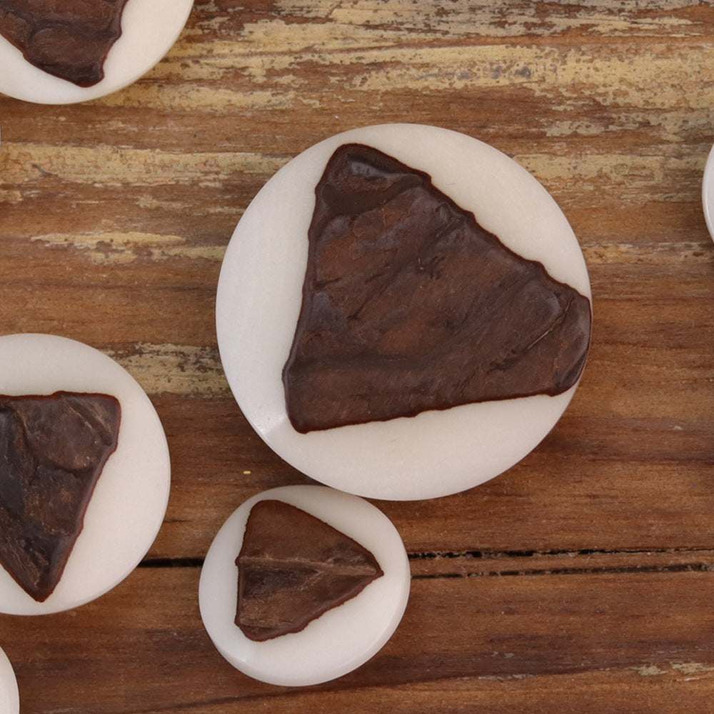 Natural Bark White Wood Grain Corozo Button 20 Pack(4 Sizes) Triangel