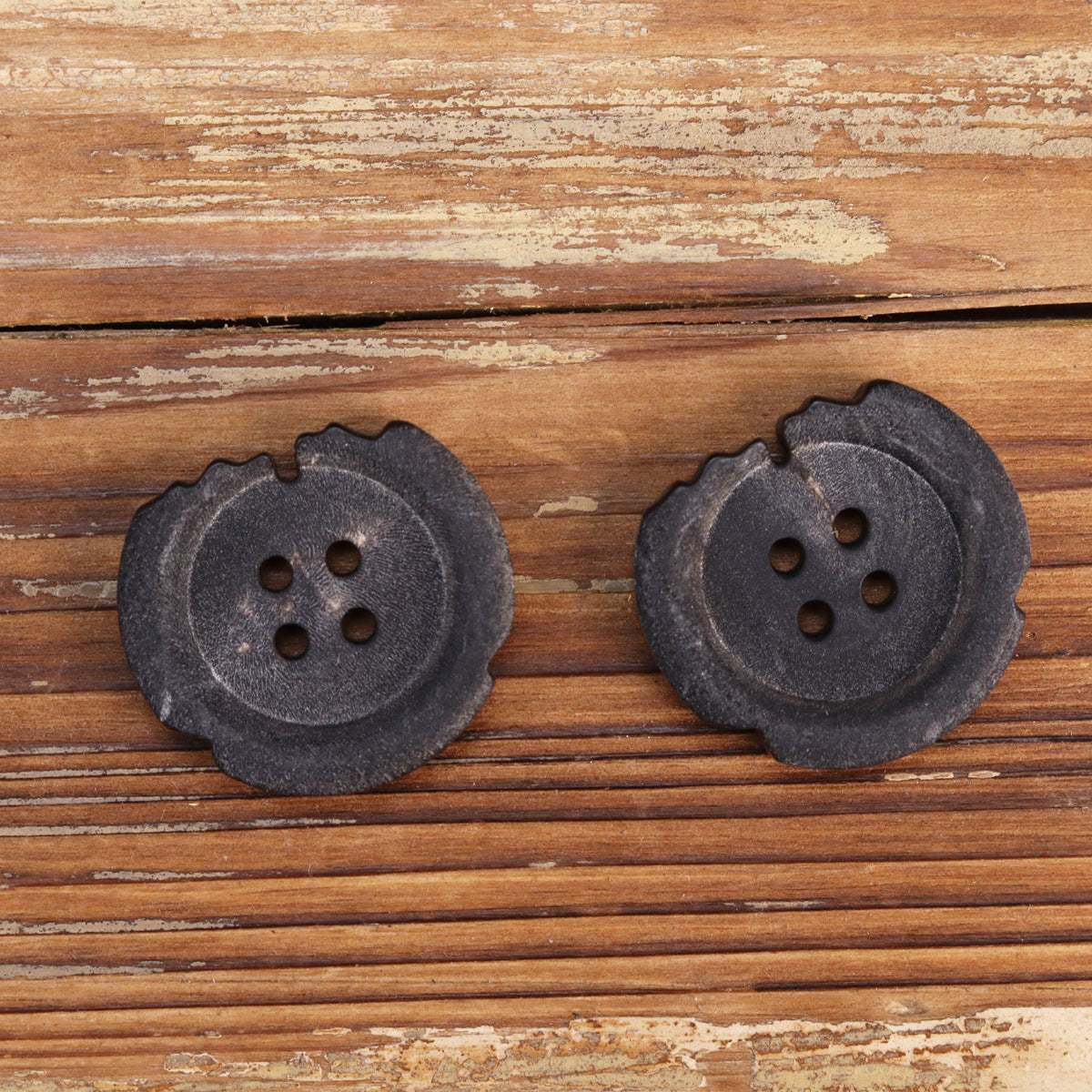 Irregular Ruins Style Frosted Teeth-Patterned Natural Horn Buttons 12pcs