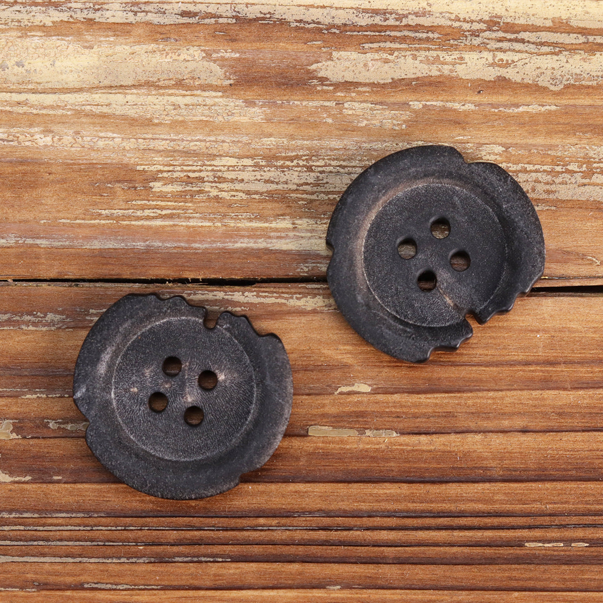 Irregular Ruins Style Frosted Teeth-Patterned Natural Horn Buttons 12pcs