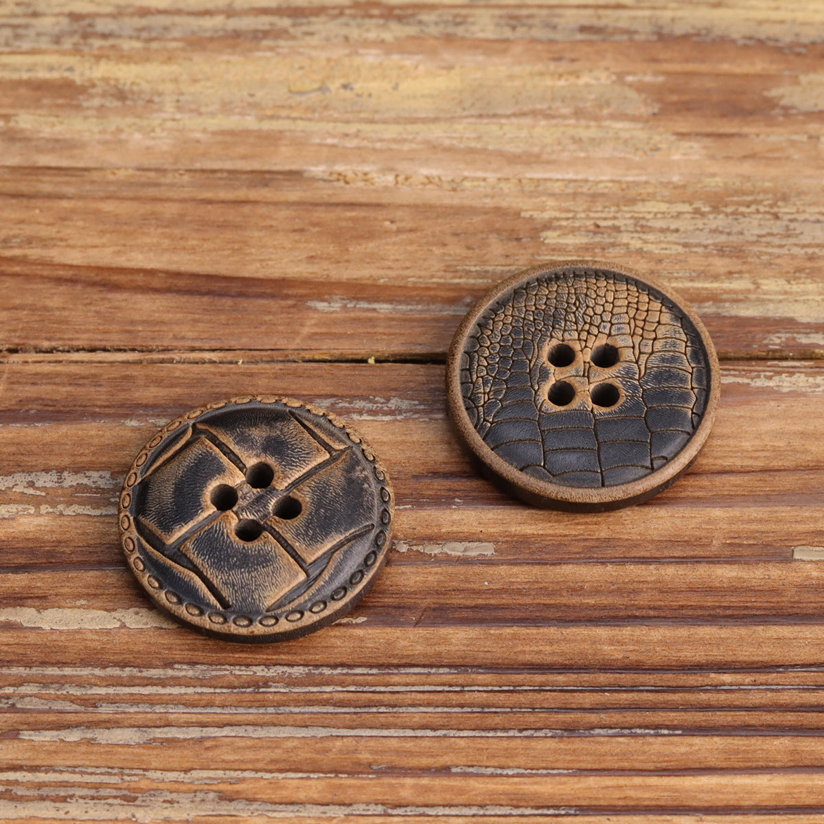 Retro Carved Genuine Horn Four-Hole Sewing Buttons 20 Pack
