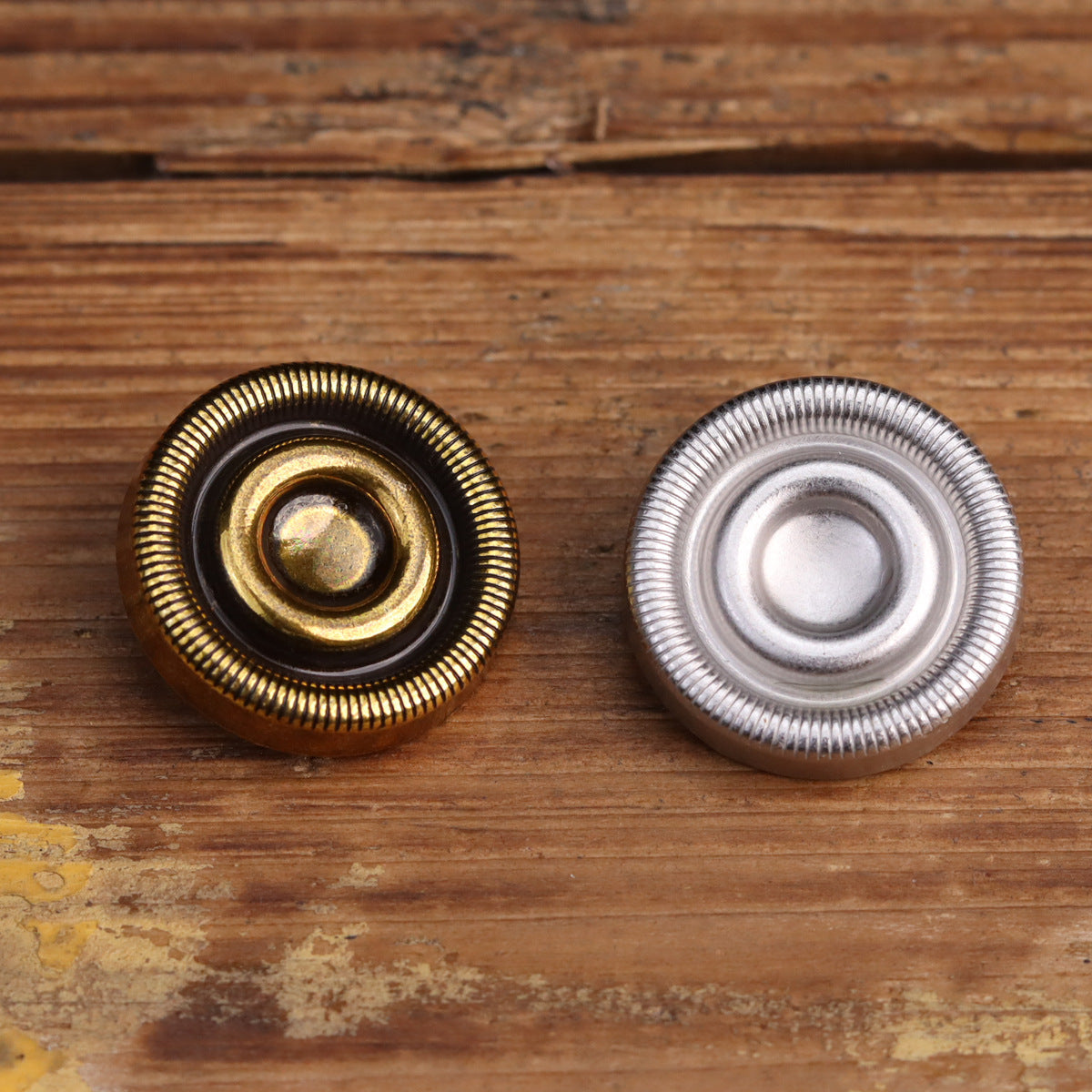 23mm Antique Gold Silver Heavy-Duty Zinc Alloy Metal Hand-Sewn Buttons 12 Pack