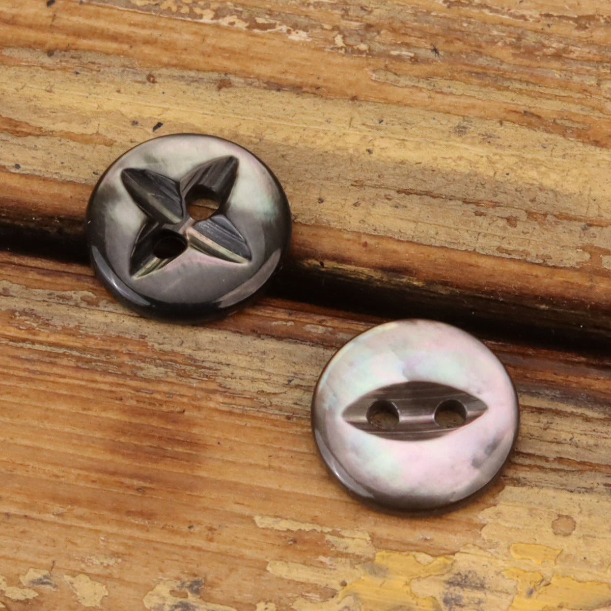 18L Black Silk Shirt Natural Shell Buttons Flying Star Fish-Eye 12 Pack