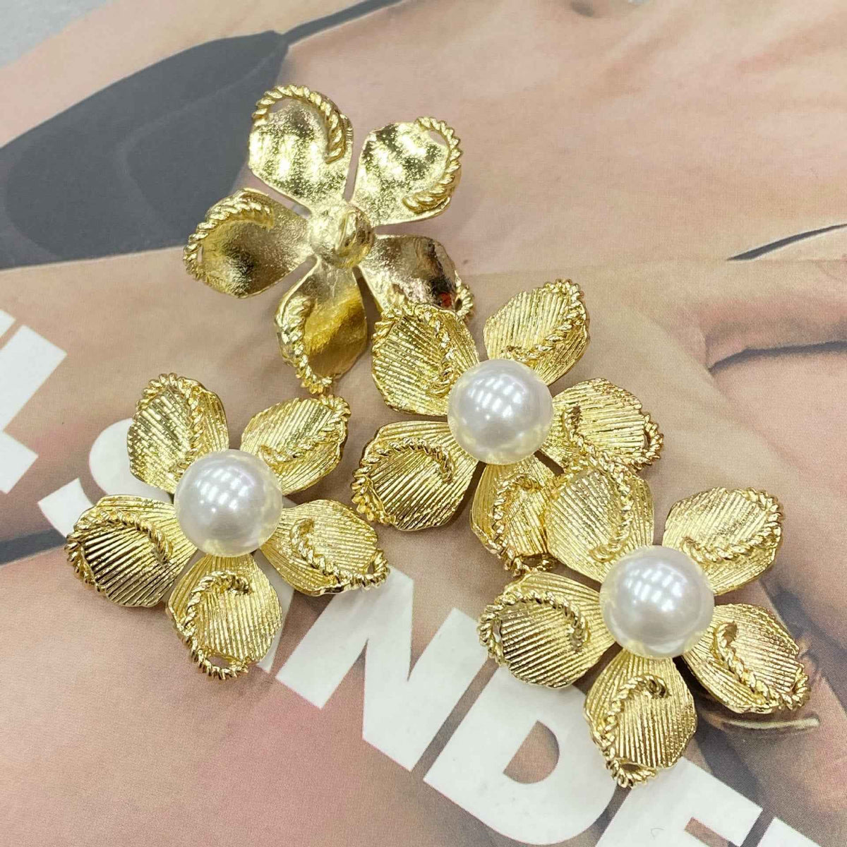 30mm 3D Flower Pearl-Like Metal Shank Buttons 10pcs Gold