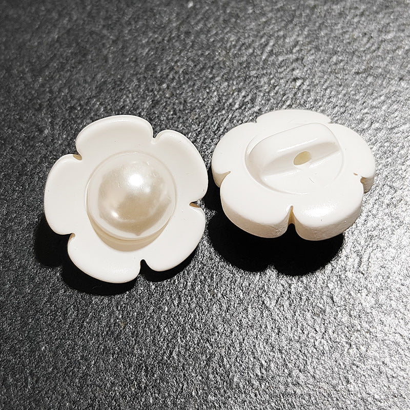 11/18mm Black White Flower Resin Shank Buttons 40pcs White