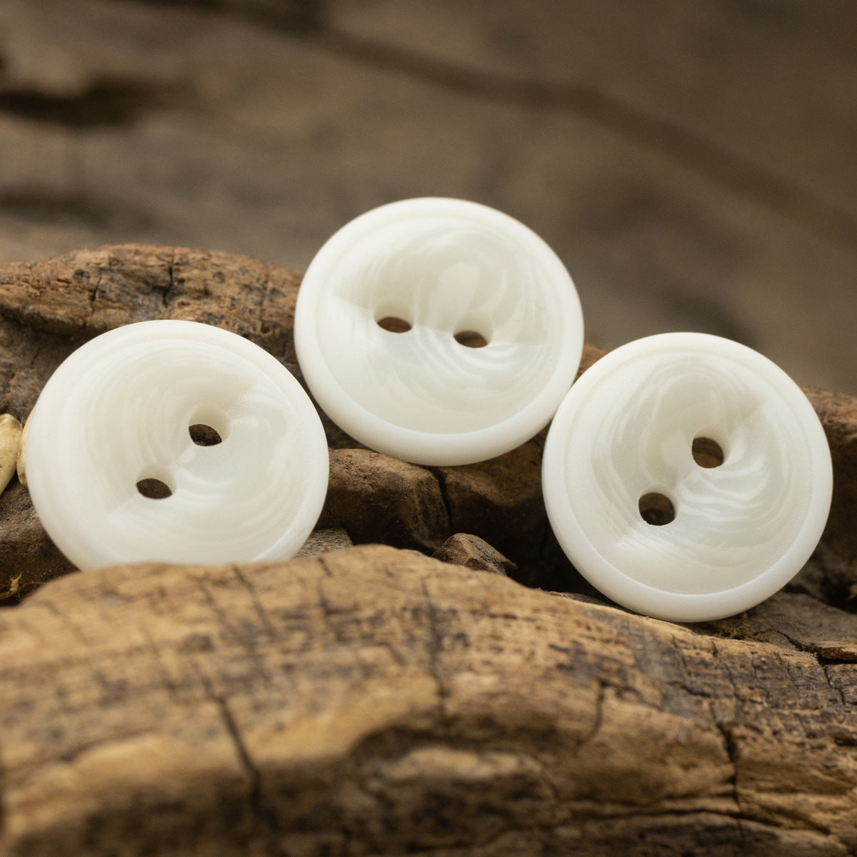 Thin-Edged White 2 Hole Resin Buttons Fish-Eye Shape 50pcs