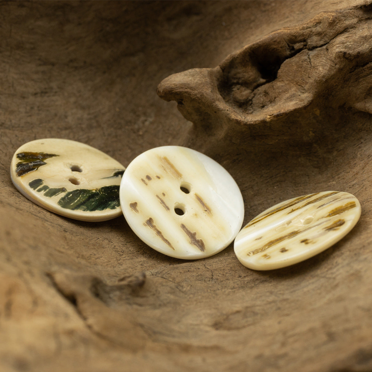11.5/18/25mm Classic Flat Two-Hole Natural River Shell Buttons 10pcs