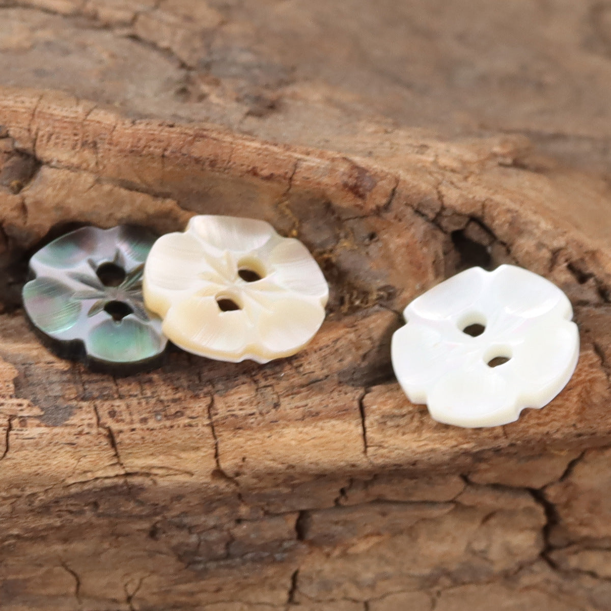 Petal Shaped 2 Hole Shell Buttons for Ladies' Silk Pajamas -10pcs