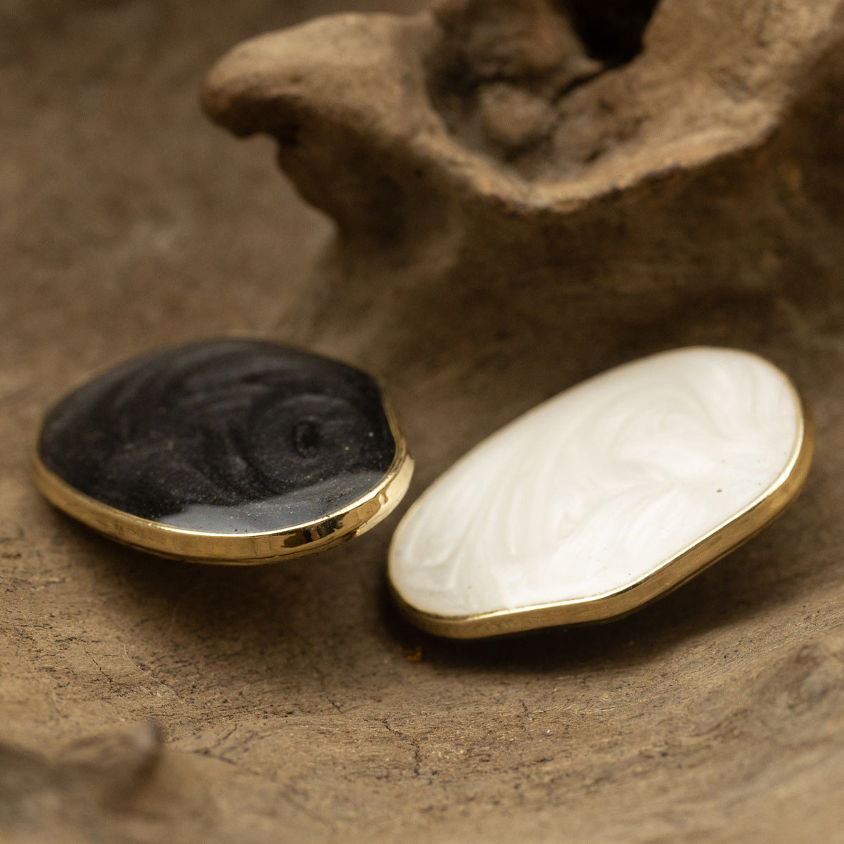 Irregular Oval Pearl White Black Glassy Metal Buttons 10pcs