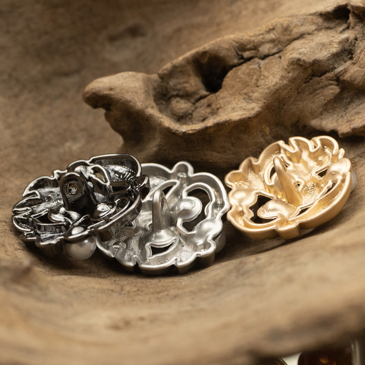 Irregular Hollow Leaf Petal Diamond-Inlaid Pearl Metal Buttons 10pcs