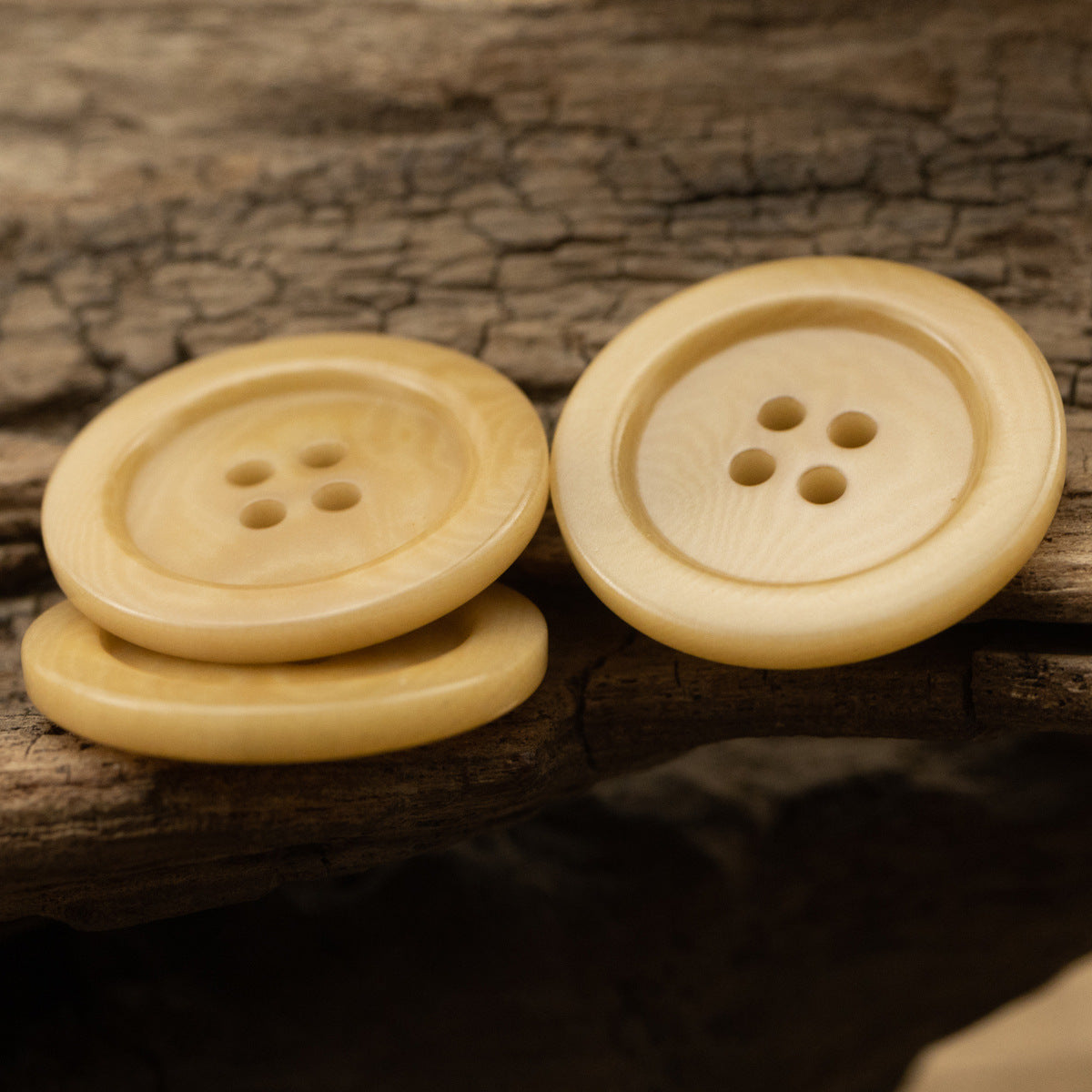 20mm Light Yellow Plain 4 Hole Fruit Buttons for Sweaters Knitwear 10pcs
