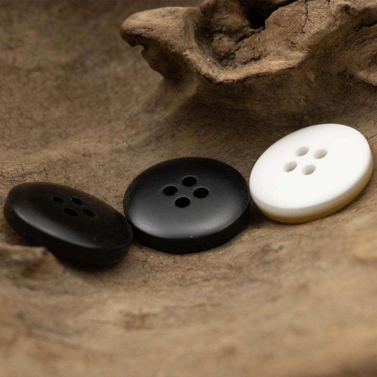 Gradient Dark Blue Crescent Pattern Flat Resin Buttons for Knitwear 30pcs