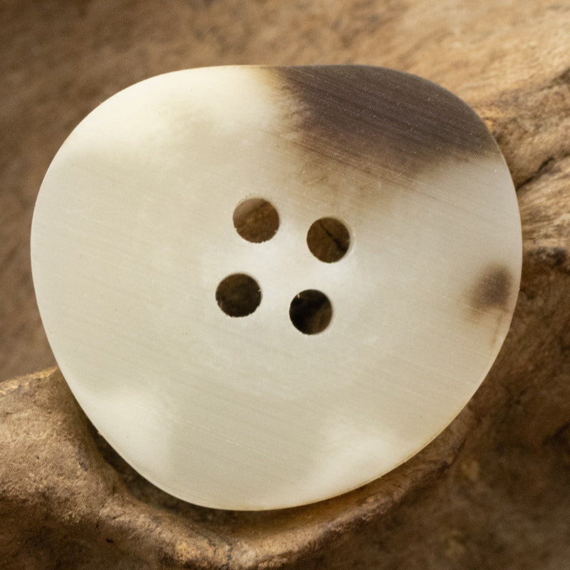 Peach-Shaped Resin Buttons for Women's Skirts Dresses 20pcs White