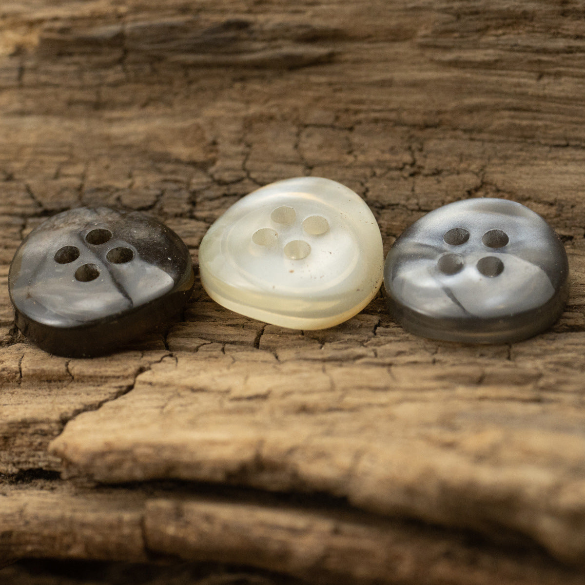 Irregular Curved Translucent Wide Edged Glazed Pearl Resin Buttons,50pcs