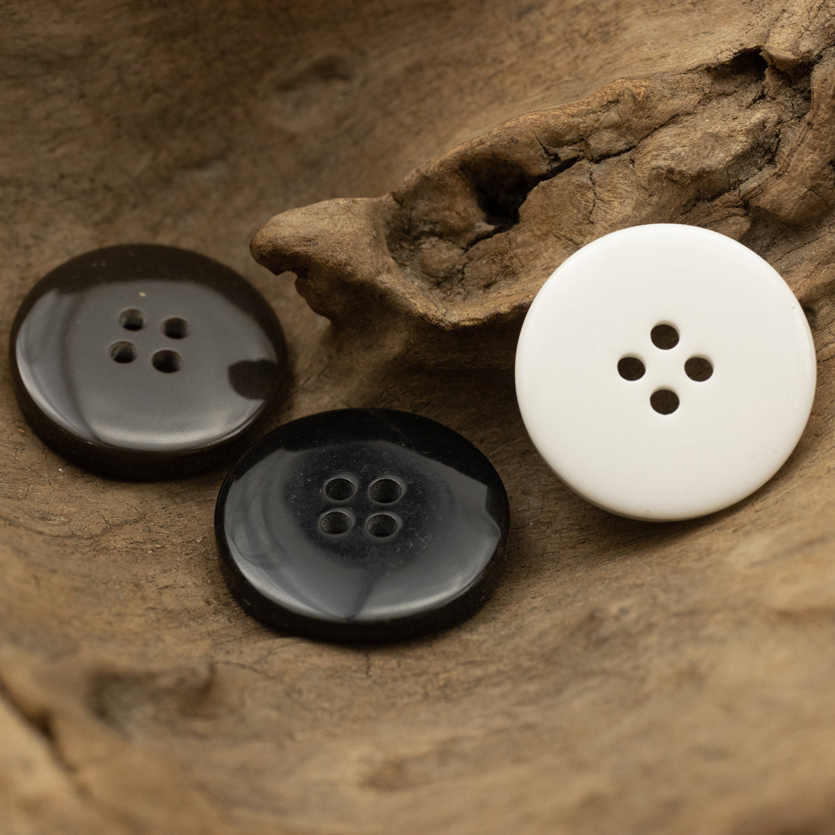25mm Curved Four-Hole Imitation Shell Black Brown White Resin Buttons 10pcs