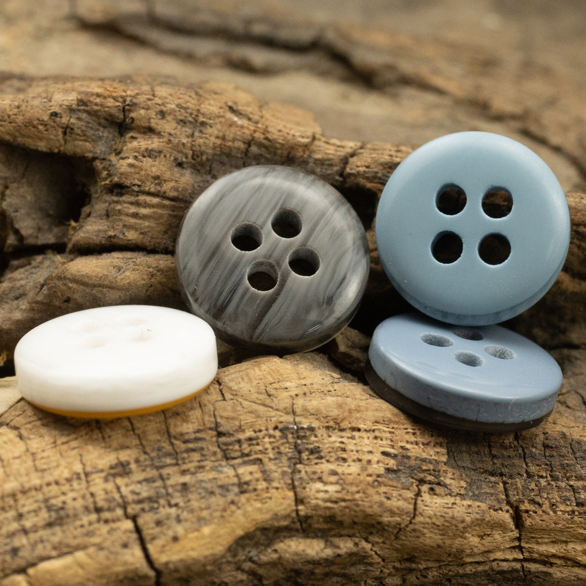 11.5MM Yellow-White and Lake Blue Two-Tone Resin Buttons 40 Pack