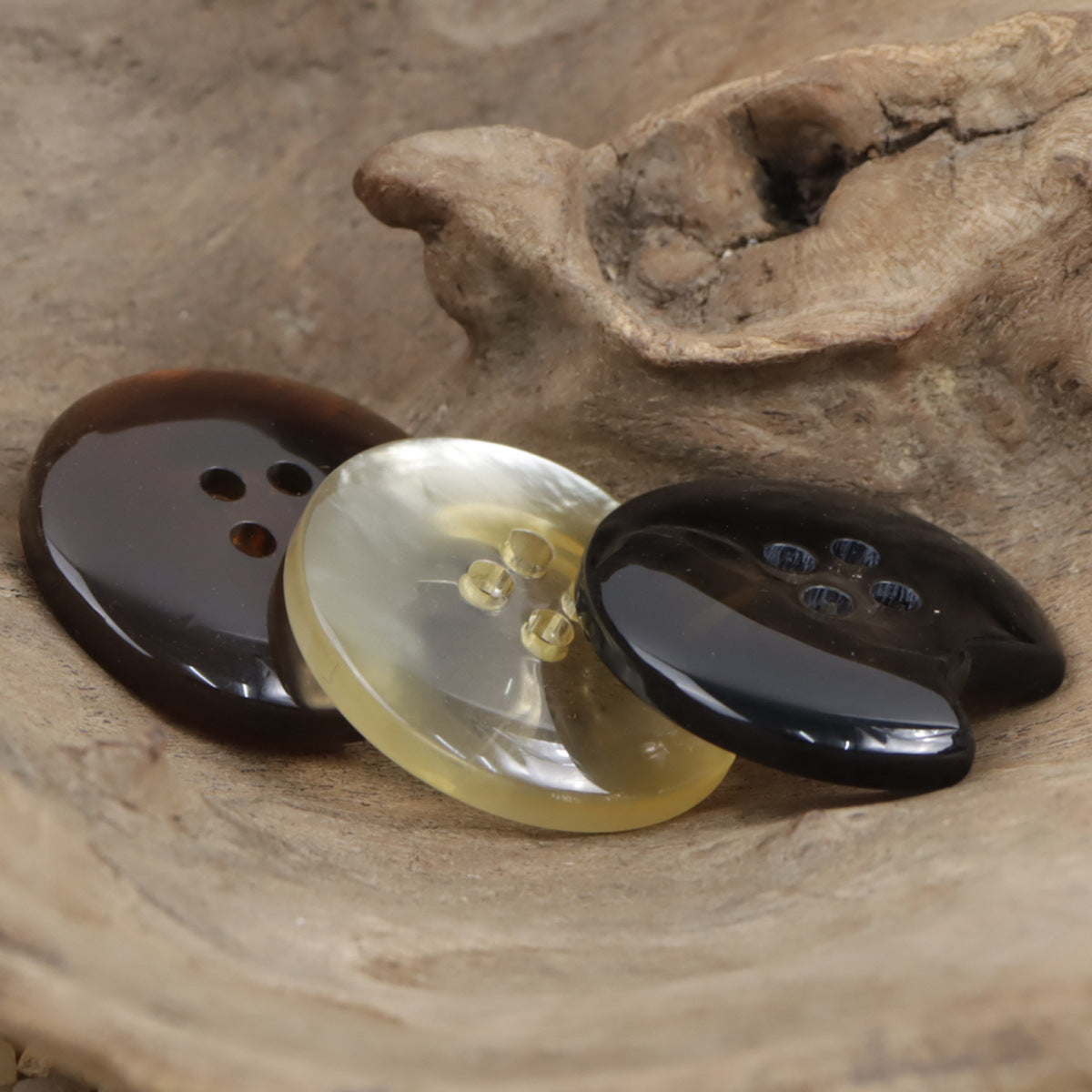 Chipped Transparent Malt Color Coffee Black Resin Buttons 20pcs