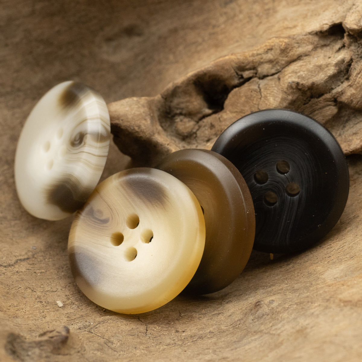 15-30mm Four-Hole Resin Buttons for Casual Suits Sweaters 40 Pack
