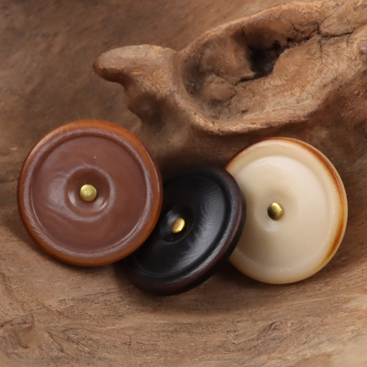 Burnt-Edge Natural Tagut Nut Buttons with Golden Shanks for Knitwear 10pcs