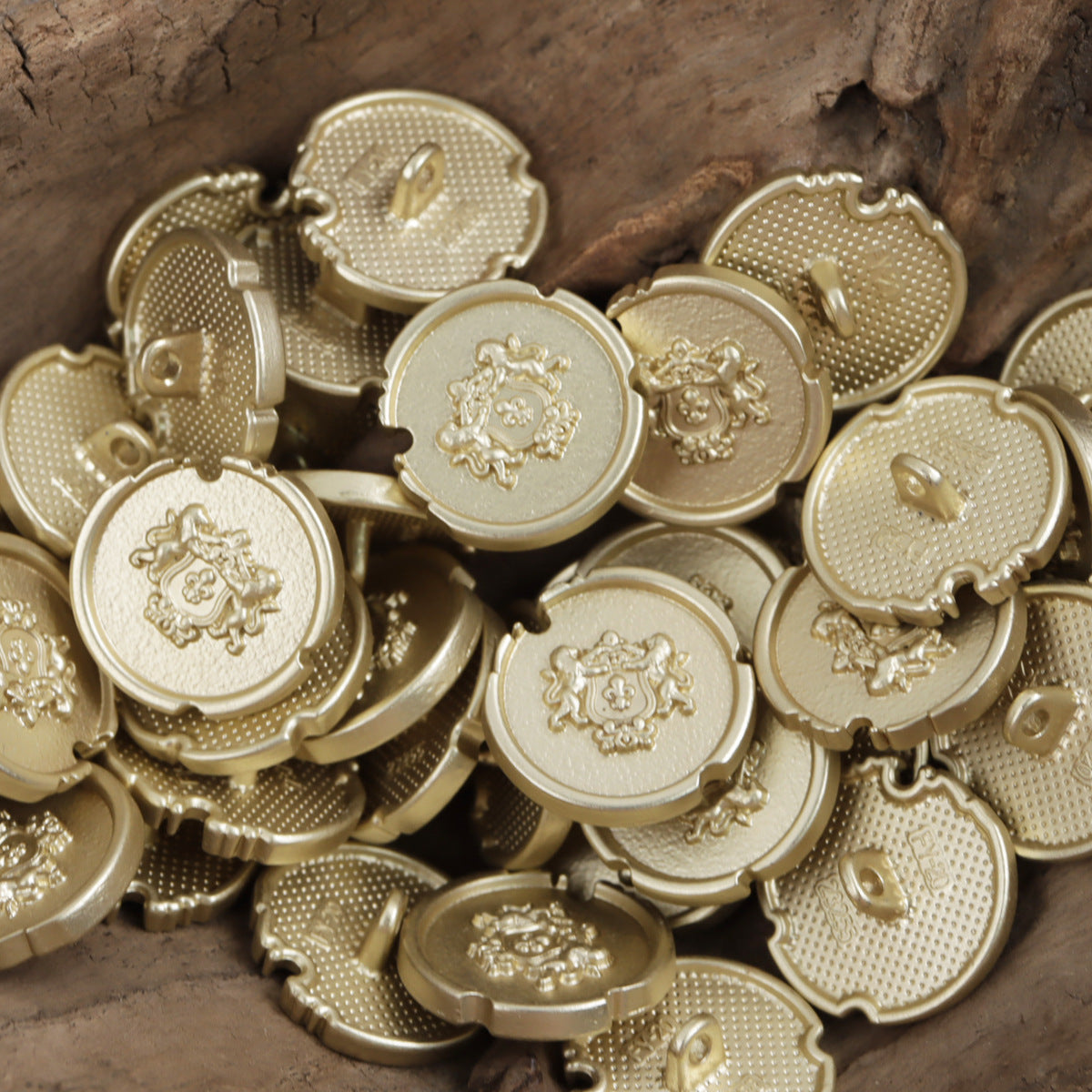 Broken Notch Silver Gold Double Lion Shield Metal Button 10Pcs Gold