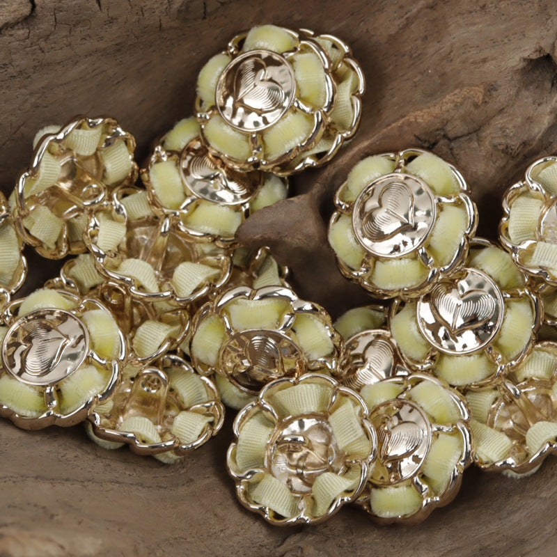Flower-Shaped Heart Decorative Gold Buttons for Stringing and DIY Crafts 10pcs Yellow