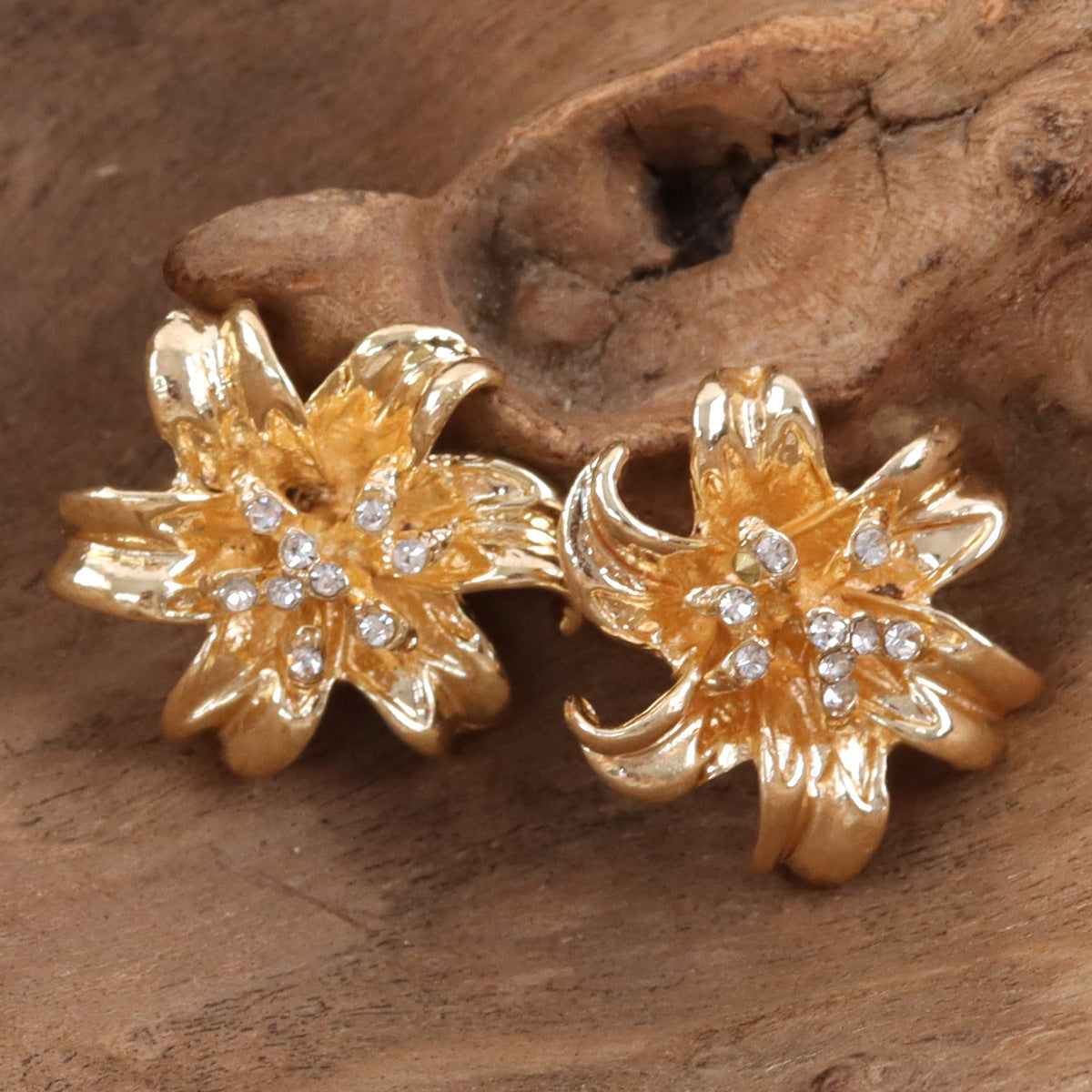 Glittering Golden 3D Flower Metal Buttons with Crystal Accents,10pcs