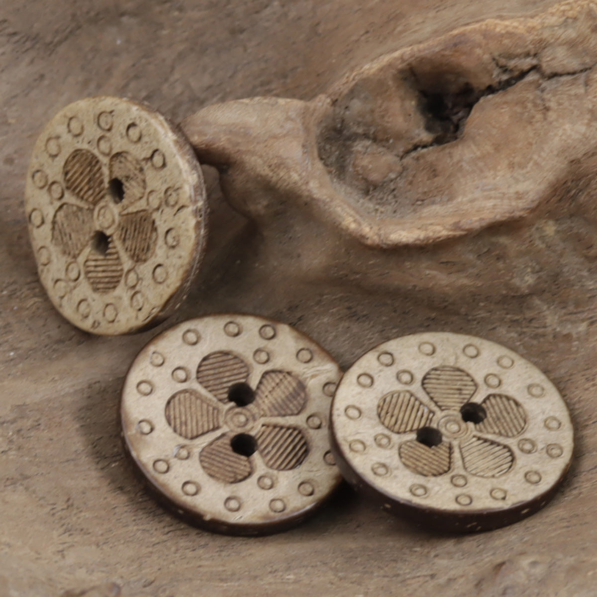Black Coffee 4-Hole Natural Coconut Shell Buttons 100pcs