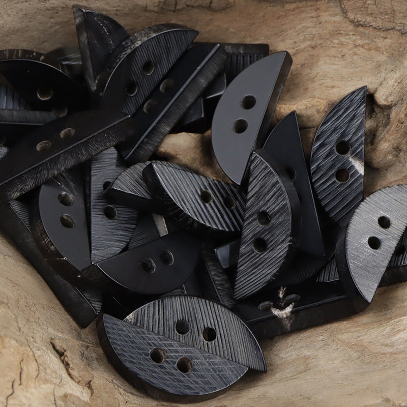 Crescent-Shaped Natural Horn Black Slant-Cut Decorative Buttons 50pcs