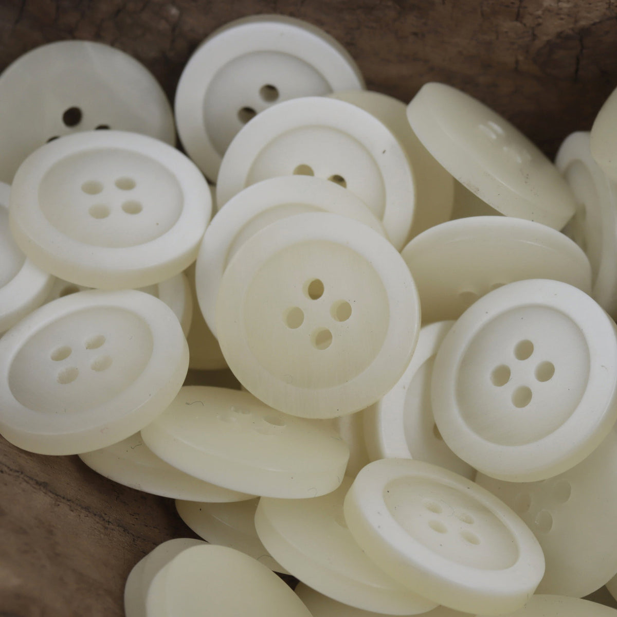 15-25mm Gradient Wood Grain Beige Coffee Resin Decorative Buttons 40 Pack