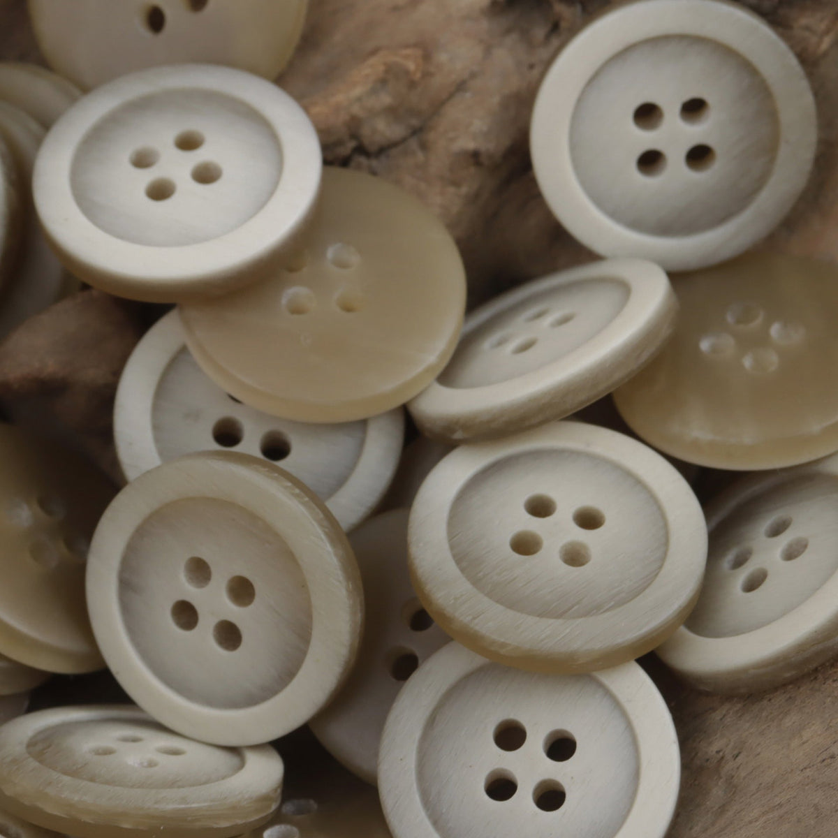15-25mm Gradient Wood Grain Beige Coffee Resin Decorative Buttons 40 Pack