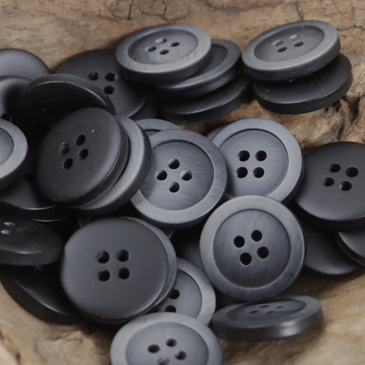 15-25mm Gradient Wood Grain Beige Coffee Resin Decorative Buttons 40 Pack