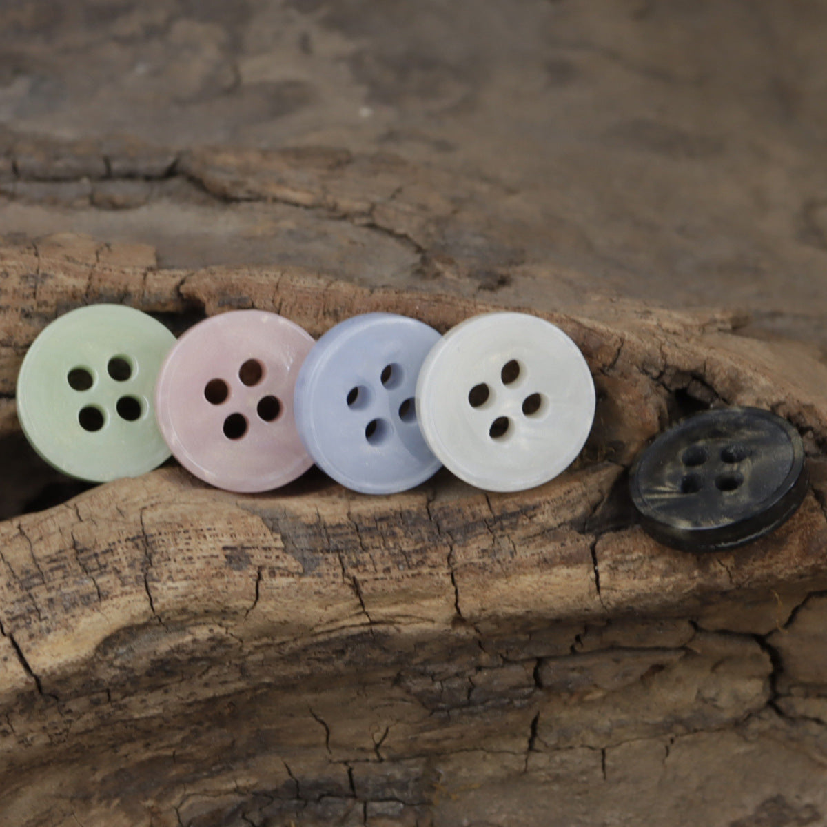 11.5mm Gold-Plated Resin Buttons 4-Hole Fasteners 100 Pack