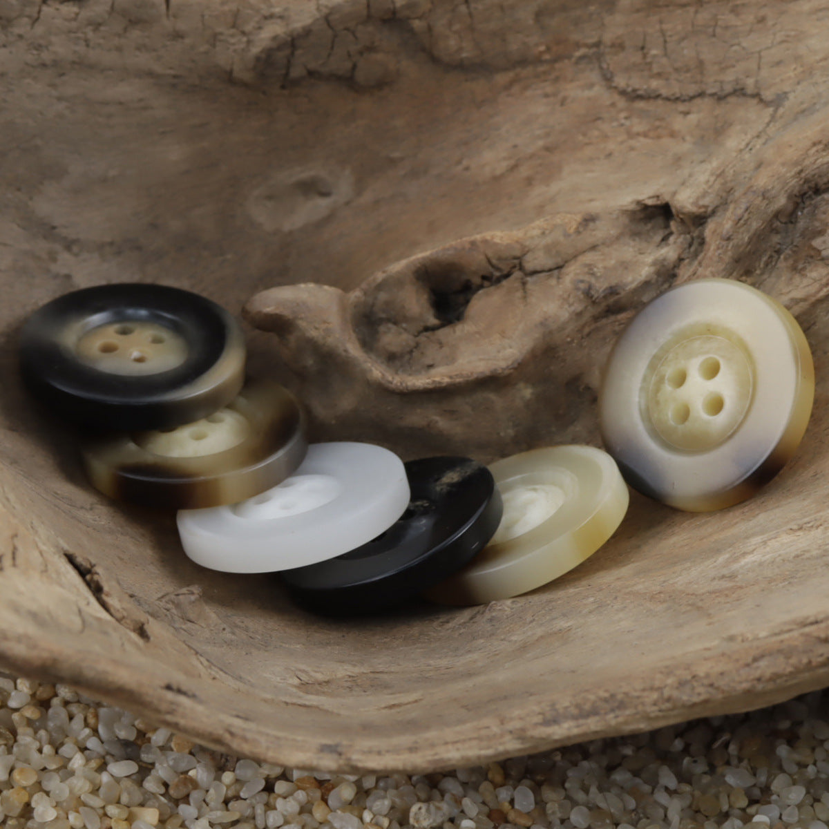 Classic Wide-Edged Resin Buttons Imitating Horn Pattern,50pcs