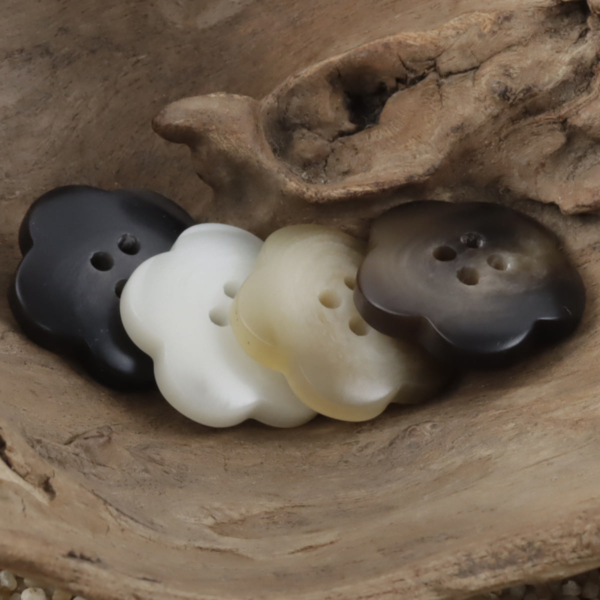 Cute Flower Amber Resin Buttons 20pcs