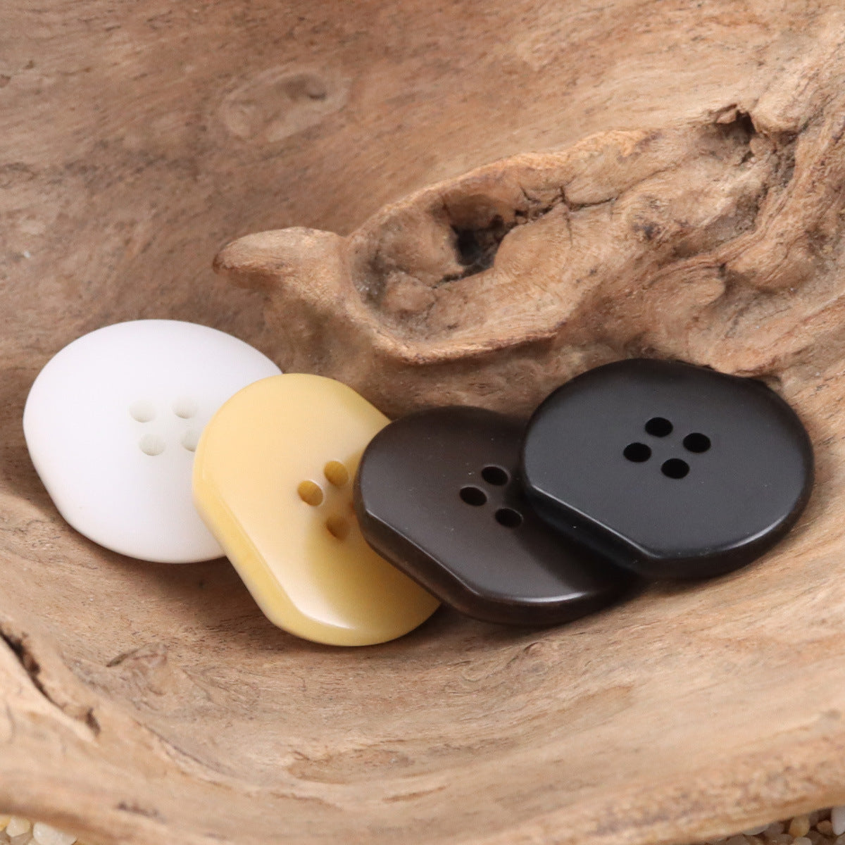 Irregular Four-Hole Resin Buttons for Winter Windbreakers 40pcs