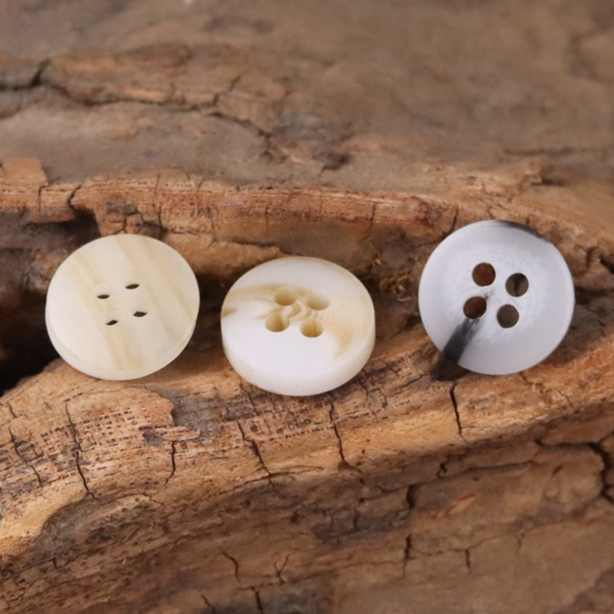 11.5MM Round 4 - Hole Black and White Resin Buttons,50pcs