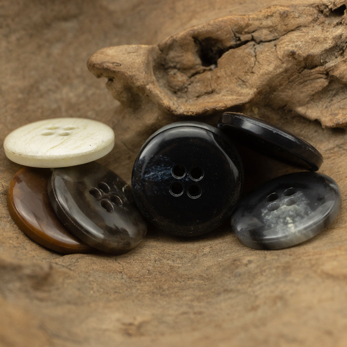 Round 4 Hole Slim Edged Urea Buttons Imitation Fruit Texture 10PCS